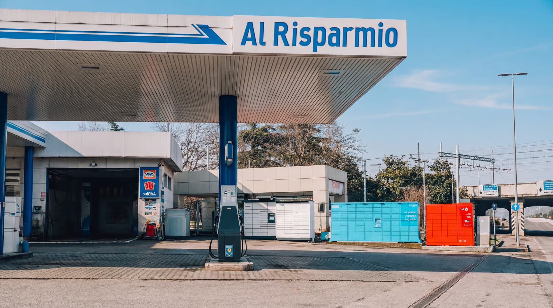 stazione di servizio di Porta Nuova con punti di ritiro